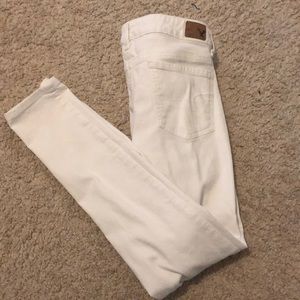 white American eagle jeans